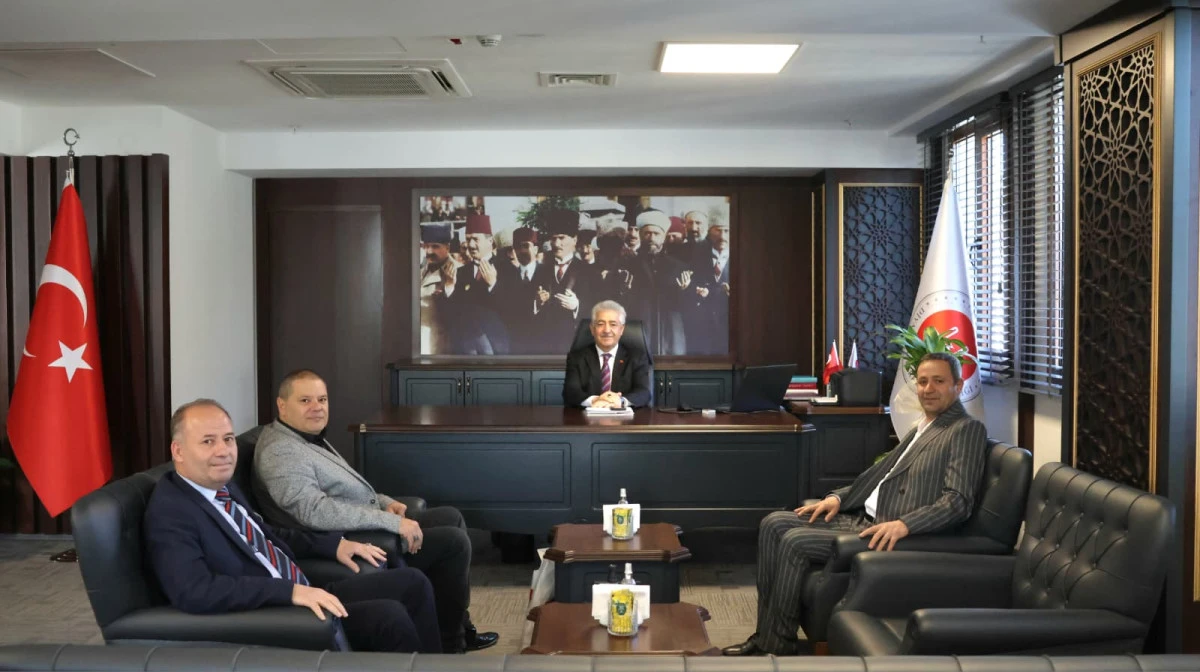 AKSA&Ccedil;LILAR&rsquo;DAN İZMİR İL M&Uuml;FT&Uuml;S&Uuml; HALİLOĞLU&rsquo;NA HAYIRLI OLSUN ZİYARETİ 