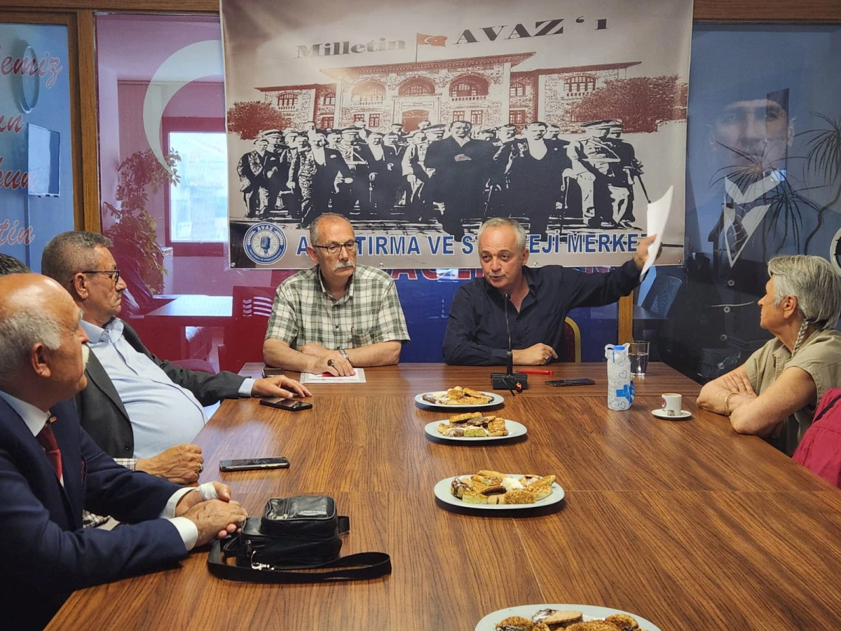 Araştırmacı Yazar Murat Gülşan'dan İzmir'de Tarihi Bir Yolculuk: 19 Mayıs'ın Derin Anlamları ve Unutulan Kahramanlar