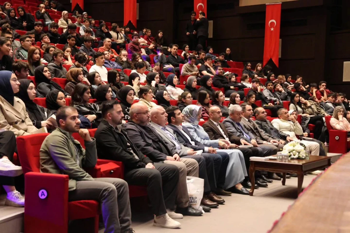 Aydos Diriliş Nesli Okumaları&rsquo;nda 67. Buluşma: Prof. Dr. Enis Doko Gen&ccedil;lerle Bir Araya Geldi