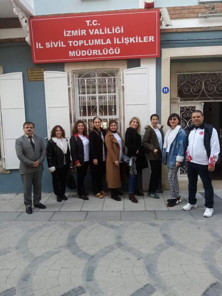 BAYANLARA YÖNELİK SAVUNMA KURSUNA İŞTİRAK EDEN KURSİYERLERDEN TEŞKKÜR ZİYARETİ