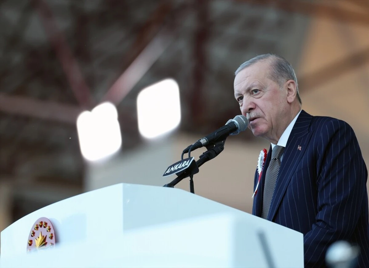 Cumhurbaşkanı Erdoğan: Polislerimize ve g&uuml;venlik birimlerimize en g&uuml;&ccedil;l&uuml; desteği sunmaya kararlılıkla devam edeceğiz