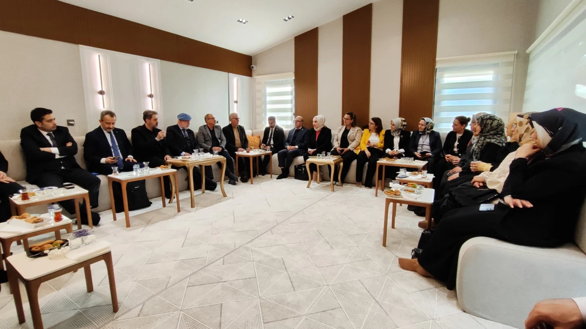 GAZİANTEP&rsquo;TE AİLE İ&Ccedil;İN B&Uuml;Y&Uuml;K BULUŞMA: "EKRANI KAPAT, BAĞI A&Ccedil;!"