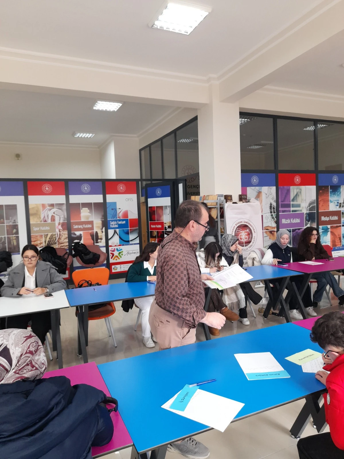 Gen&ccedil; girişimci adayları &ldquo;Kurumsal G&ouml;zlem ve Geri Bildirim Gezisi&rdquo;  konularını tartıştılar.*