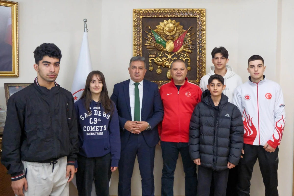 GEN&Ccedil;LİK VE SPOR İL M&Uuml;D&Uuml;R&Uuml; ESKİCİ, BAŞARILI SPOR KUL&Uuml;B&Uuml;N&Uuml; KABUL ETTİ