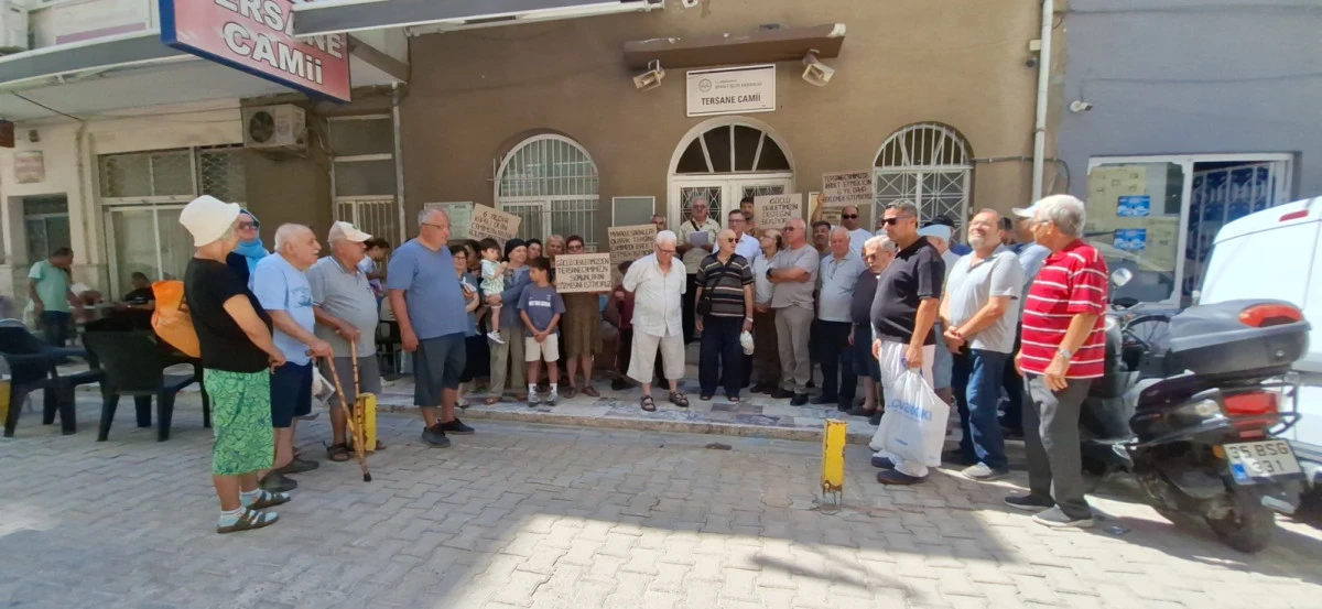 İzmir Alaybey&rsquo;de 6 Yıldır Kapalı Olan Tersane Camii İ&ccedil;in Basın A&ccedil;ıklaması: "&Ccedil;&ouml;z&uuml;m Artık Gecikmesin"