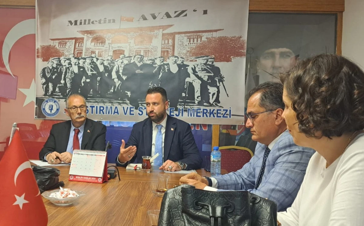 İzmir’de “Küresel İklim Değişikliği ve Türkiye’ye Etkileri” Konferansı Düzenlendi