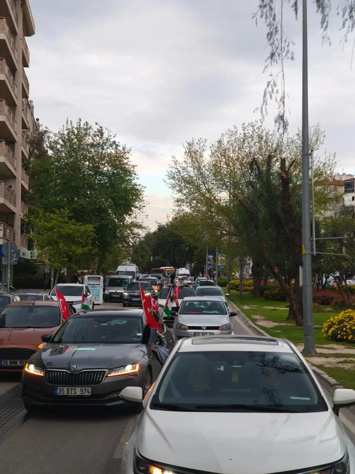 İzmir&rsquo;den Filistin İ&ccedil;in Vicdan Konvoyu: &ldquo;Zulme Rıza G&ouml;stermeyeceğiz!&rdquo;