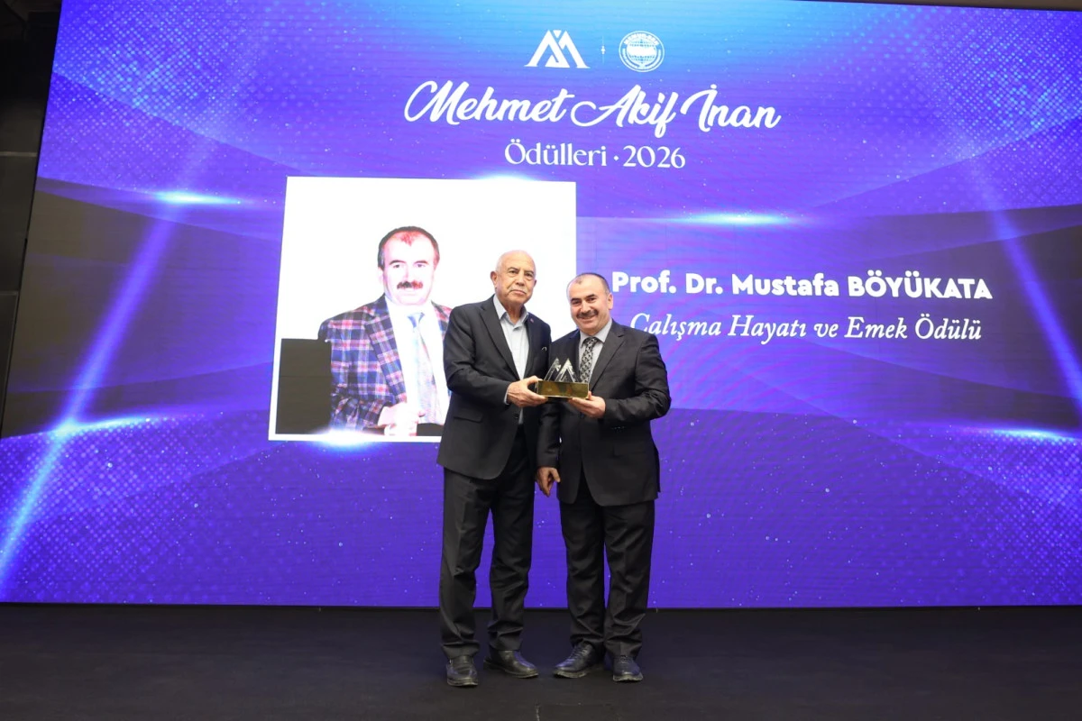 Mehmet Akif İnan &Ouml;d&uuml;lleri Sahiplerini Buldu: &ldquo;Bir Şahsiyet Değil, Yaşayan Bir İstikamet&rdquo;