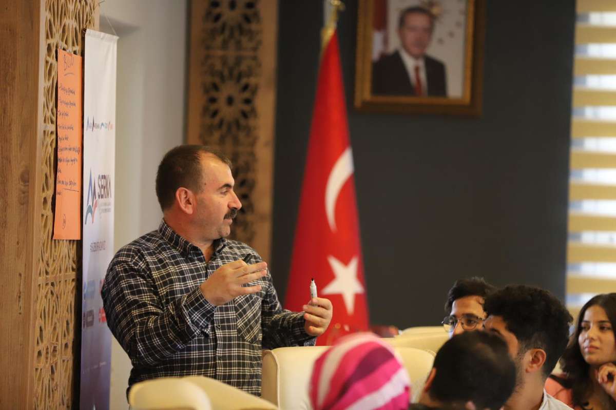 Serhat şehirlerinin genç girişimcilerine özel eğitim verildi.