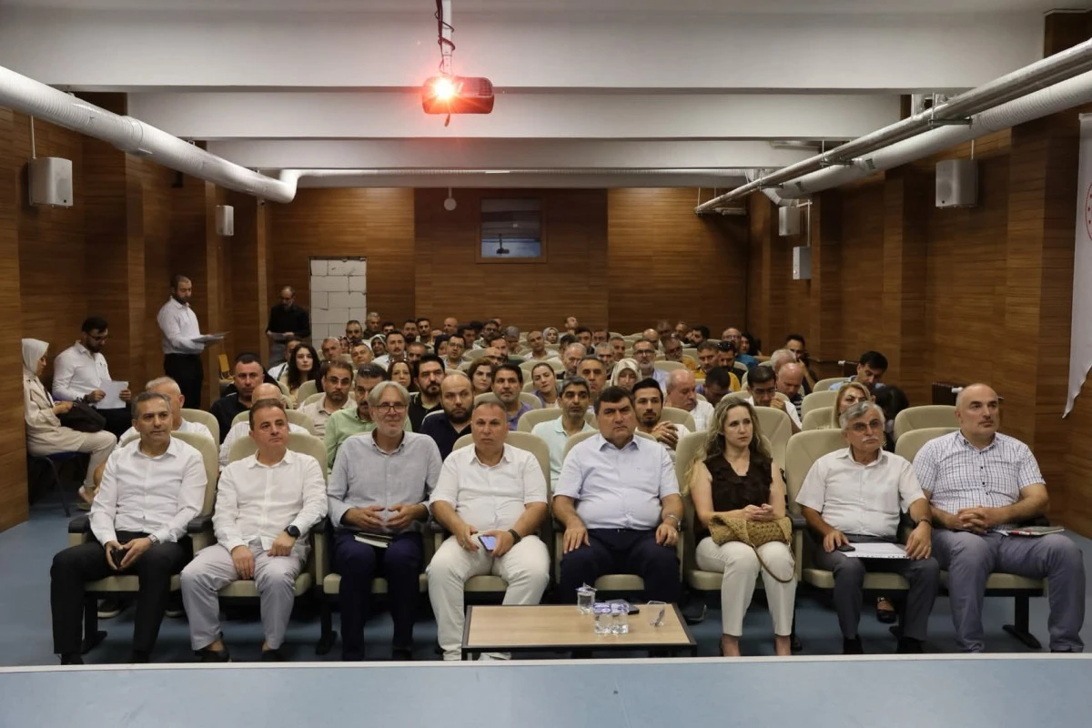 Sultanbeyli&rsquo;de 2026-2027 Eğitim &Ouml;ğretim Yılı &Ouml;ncesi Okul M&uuml;d&uuml;rleri Toplantısı Ger&ccedil;ekleştirildi
