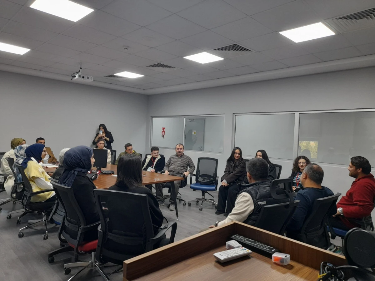 *Temel iletişim becerileri eğitimi kapsamında gen&ccedil; girişimci adayları sahada g&ouml;zlem yaptılar.