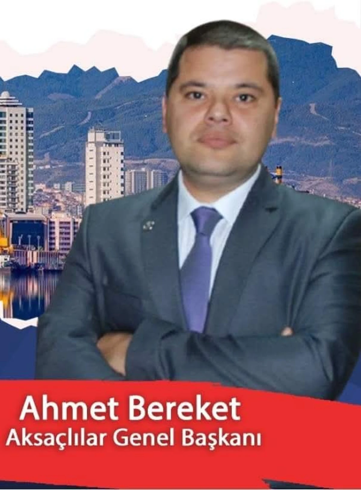 YAĞMUR ALTINDA TEK BAŞINA İSTİKLAL MARŞI OKUYAN BU ÇOCUK, MİLLÎ RUHUN SEMBOLÜDÜR