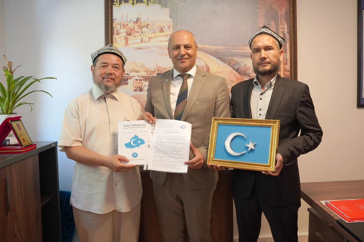 YENİDEN REFAH PARTİSİ&rsquo;NDE DOĞU T&Uuml;RKİSTAN İ&Ccedil;İN &Ouml;NEMLİ G&Ouml;R&Uuml;ŞME